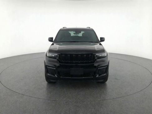 Used 2024 Jeep Grand Cherokee Altitude image 5