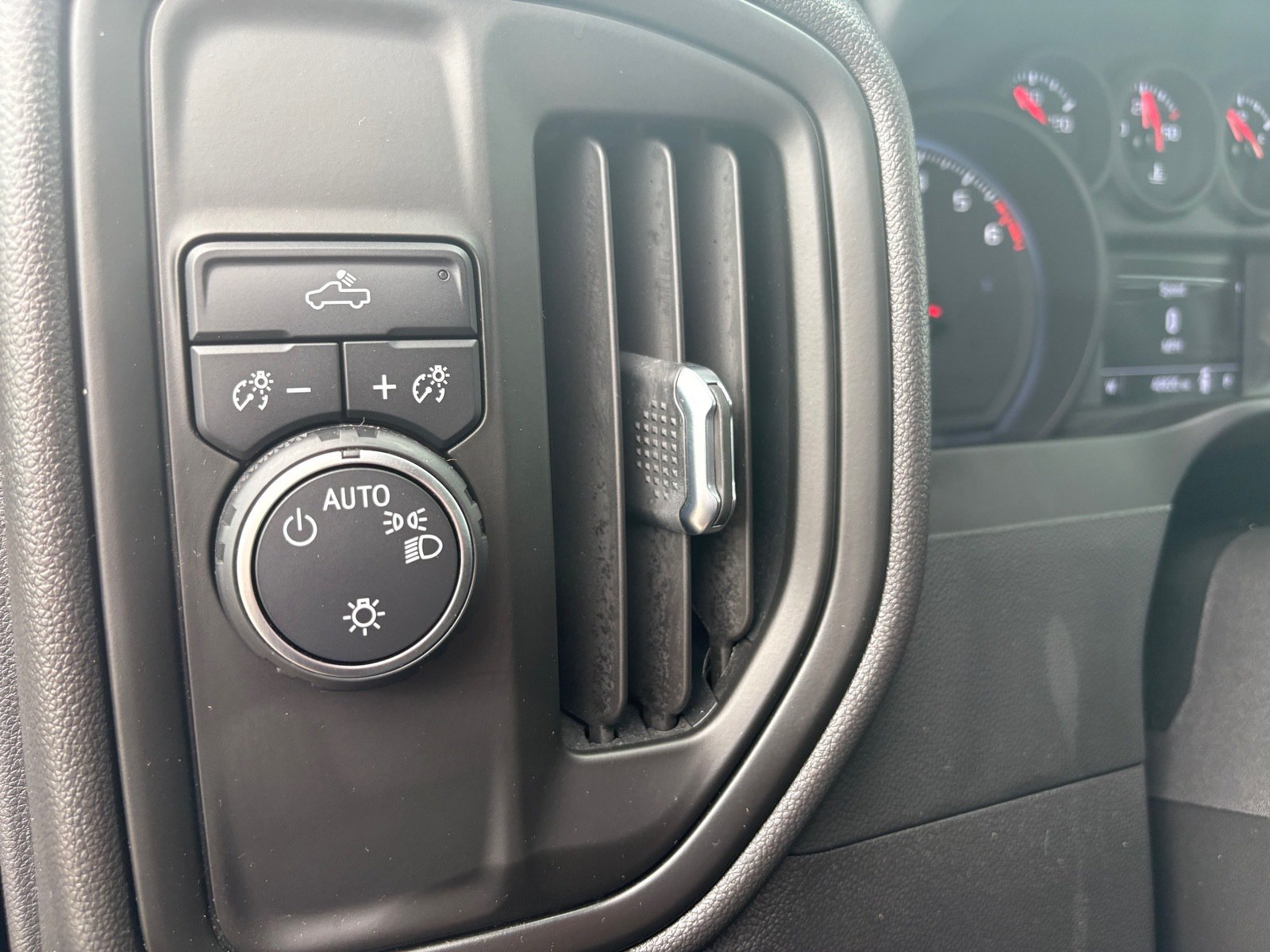 Used 2023 Chevrolet Silverado 1500 Custom RWD image 19