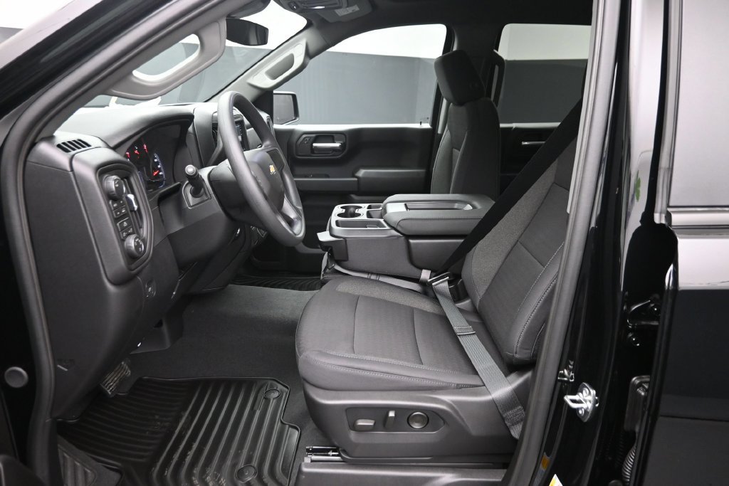 New 2026 Chevrolet Silverado 1500 Custom AWD/4WD image 15