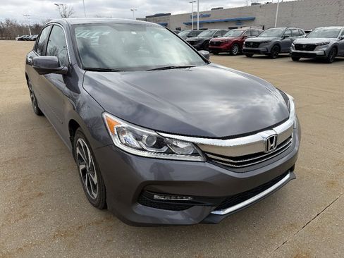 Used 2016 Honda Accord EX-L image 2