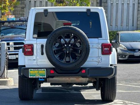 Used 2024 Jeep Wrangler Unlimited Sahara image 5