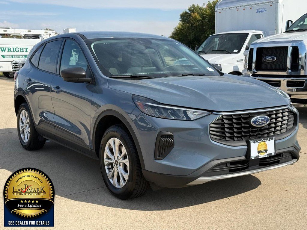Certified 2025 Ford Escape Active AWD/4WD image 3