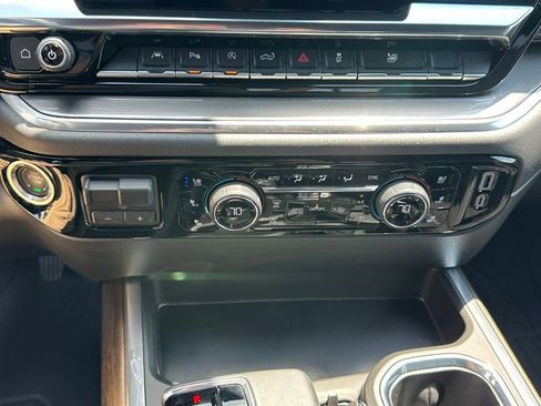 Used 2025 Chevrolet Silverado 1500 High Country w/ High Country Premium Package AWD/4WD image 33