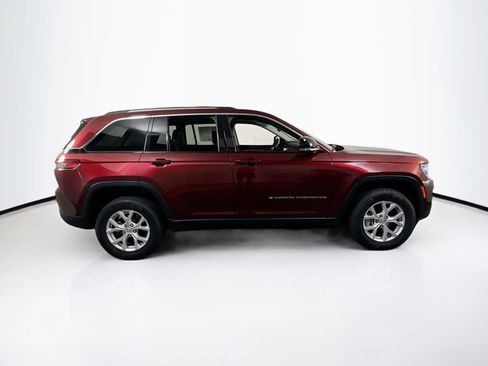 Used 2022 Jeep Grand Cherokee Limited image 4