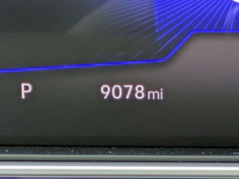 Used 2025 Volkswagen Taos SE w/ Panoramic Sunroof Package image 39