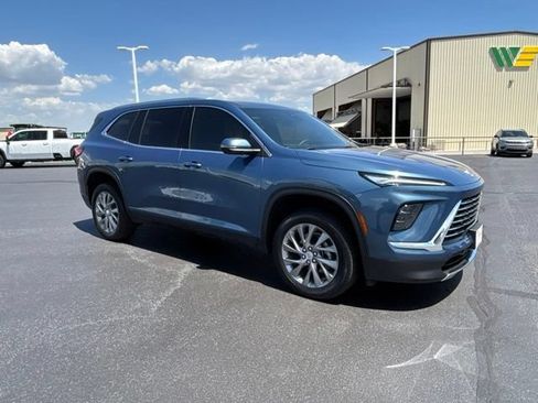 Used 2026 Buick Enclave Preferred AWD/4WD image 3