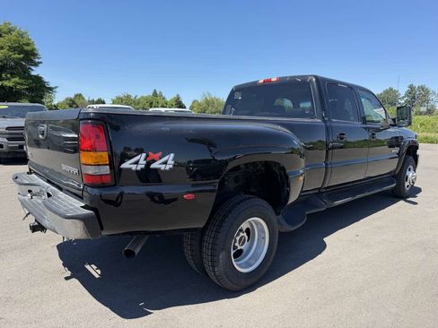 Used 2005 GMC Sierra 3500 SLT w/ Heavy-Duty Power Package AWD/4WD image 8