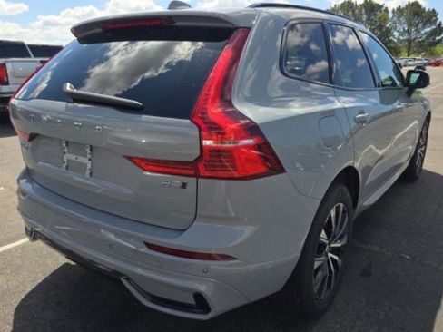 Used 2025 Volvo XC60 B5 Core AWD/4WD image 3