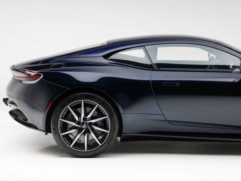 Used 2018 Aston Martin DB11 V12 RWD image 29