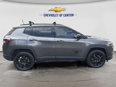 Used 2023 Jeep Compass Latitude AWD/4WD image 4