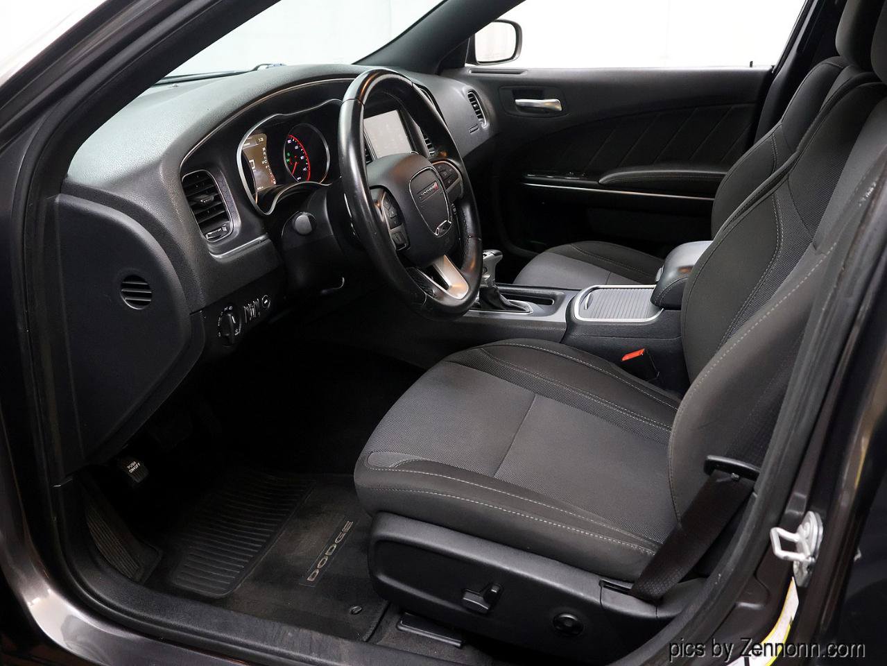 Used 2016 Dodge Charger SXT w/ Rallye Group RWD image 12