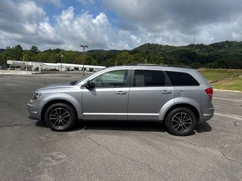 Used 2018 Dodge Journey SE w/ Popular Equipment Group FWD image 5