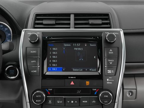 Used 2017 Toyota Camry SE FWD image 18