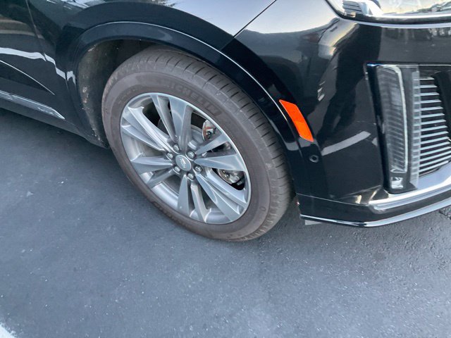 Used 2023 Cadillac XT6 Premium Luxury w/ Platinum Package AWD/4WD image 2