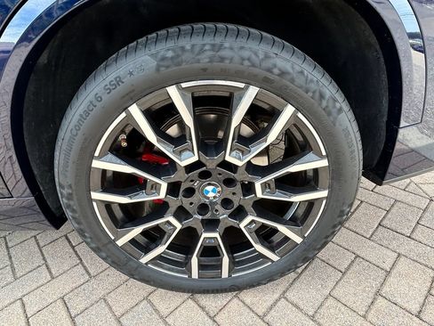 Used 2025 BMW X5 xDrive40i w/ M Sport Package AWD/4WD image 13
