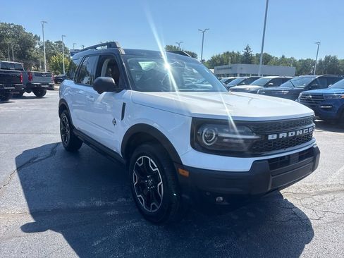Used 2025 Ford Bronco Sport Outer Banks w/ Outer Banks Tech Package+ AWD/4WD image 4
