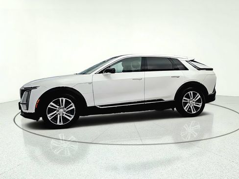 Used 2024 Cadillac Lyriq Tech AWD/4WD image 4