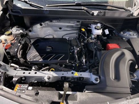 Used 2025 Buick Encore GX Preferred AWD/4WD image 24