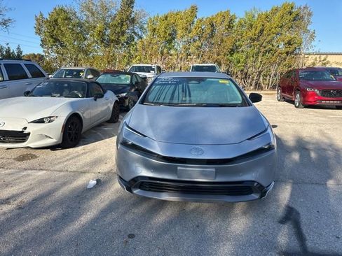 Used 2024 Toyota Prius XLE image 9