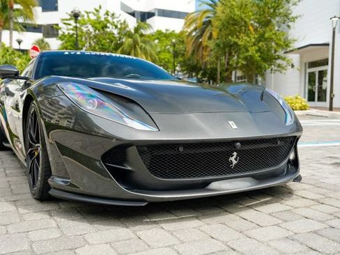 Used 2020 Ferrari 812 Superfast RWD image 44