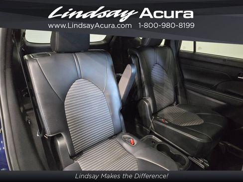 Used 2021 Toyota Highlander XSE AWD/4WD image 9