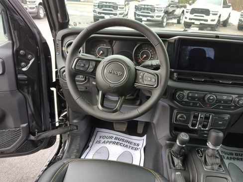 New 2026 Jeep Gladiator Sport image 13