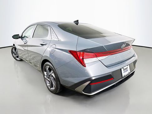 Certified 2024 Hyundai Elantra SEL w/ Convenience Package FWD image 5