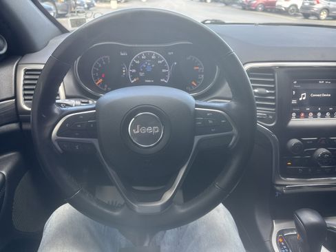 Used 2021 Jeep Grand Cherokee Laredo image 10