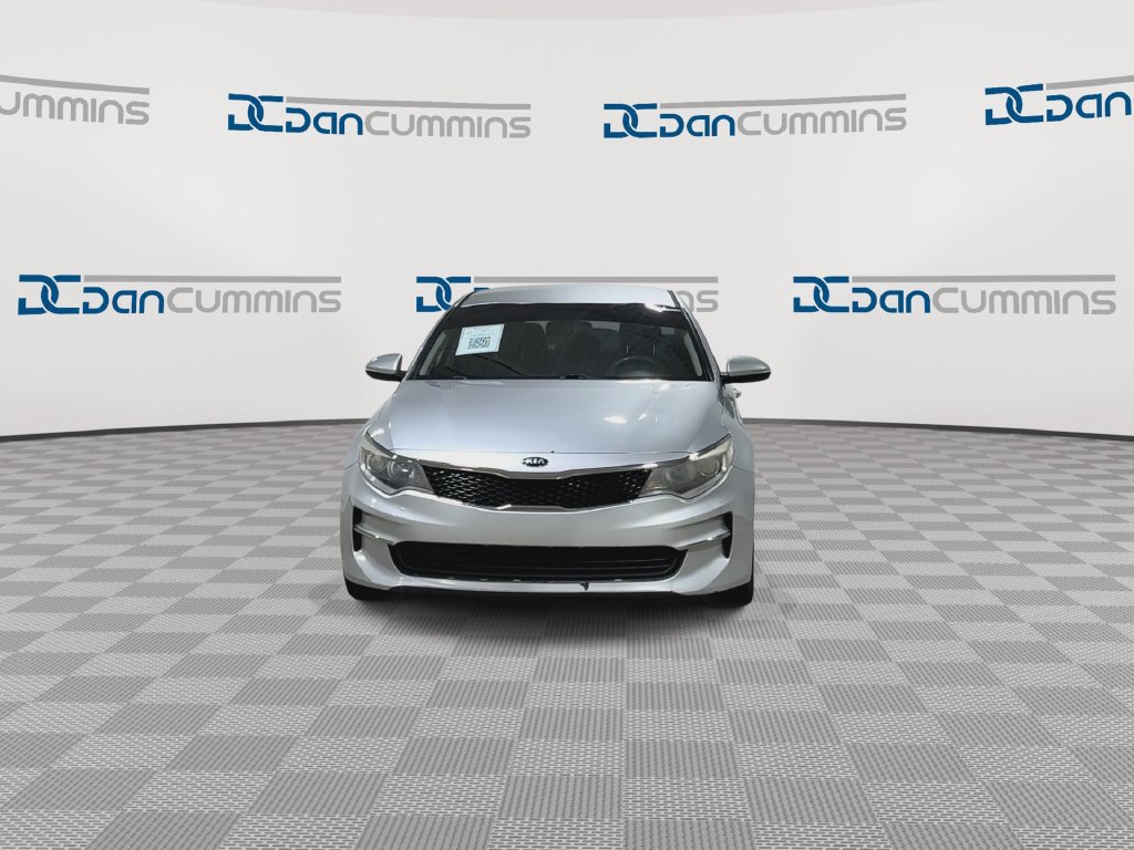 Used 2017 Kia Optima LX FWD image 3