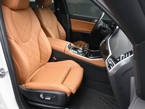 Used 2023 BMW X5 xDrive40i w/ Premium Package image 11