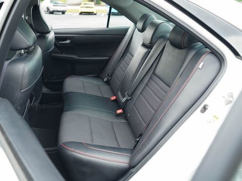 Used 2017 Toyota Camry SE FWD image 8