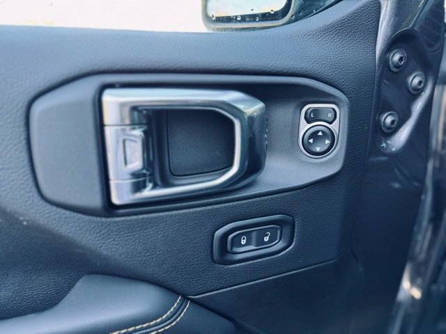 New 2025 Jeep Wrangler Unlimited Sahara AWD/4WD image 11
