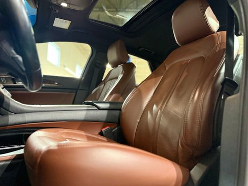 Used 2020 Lincoln MKZ Reserve w/ Monochromatic Package image 31