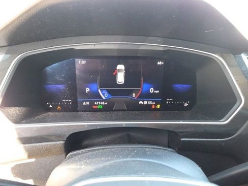 Used 2023 Volkswagen Tiguan SE image 16