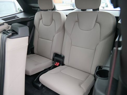 New 2026 Volvo XC90 B6 Plus w/ Protection Package Premier image 25