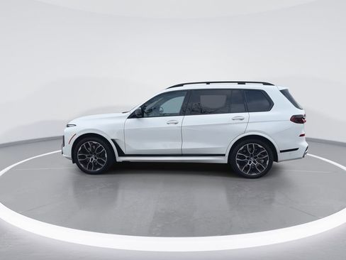 Used 2025 BMW X7 M60i image 5