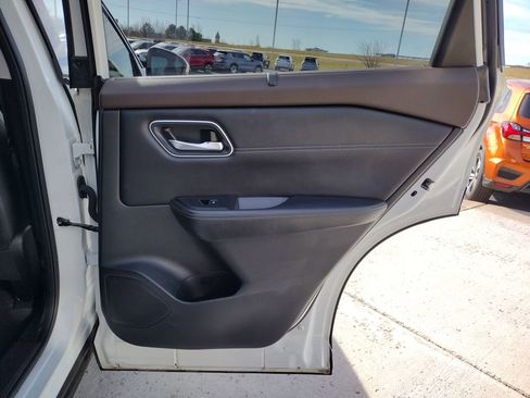 Used 2023 Nissan Rogue Platinum w/ Platinum Premium Package AWD/4WD image 25