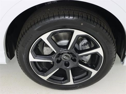 New 2025 Audi Q3 2.0T Premium Plus image 9