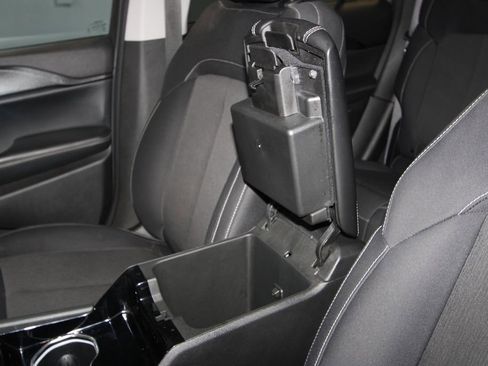 Used 2022 Jeep Grand Cherokee Laredo w/ Luxury Tech Group I image 20