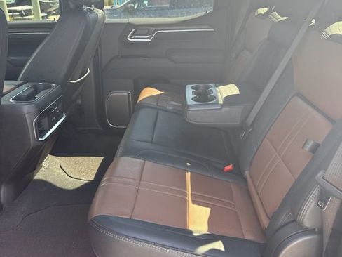 Used 2025 Chevrolet Silverado 1500 High Country w/ Technology Package image 14