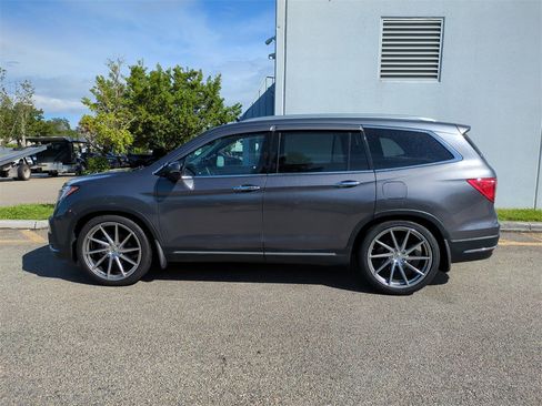 Used 2021 Honda Pilot Touring image 9