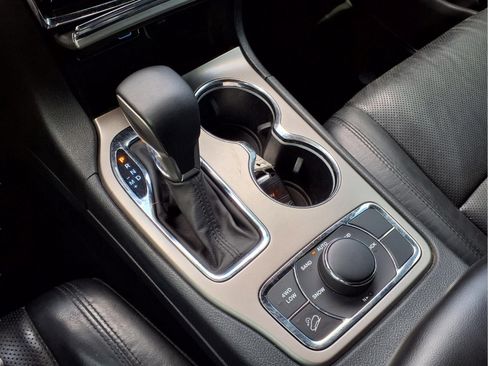 Used 2019 Jeep Grand Cherokee Limited w/ Luxury Group II AWD/4WD image 12