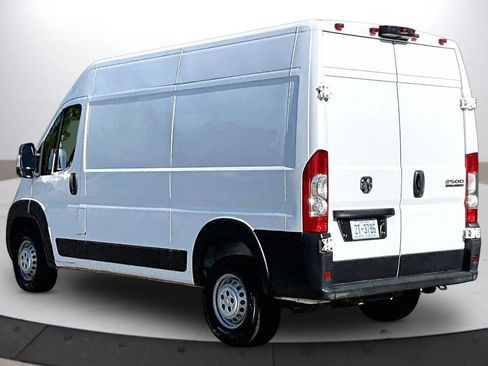 Used 2025 RAM ProMaster 2500 w/ Convenience Group FWD image 7