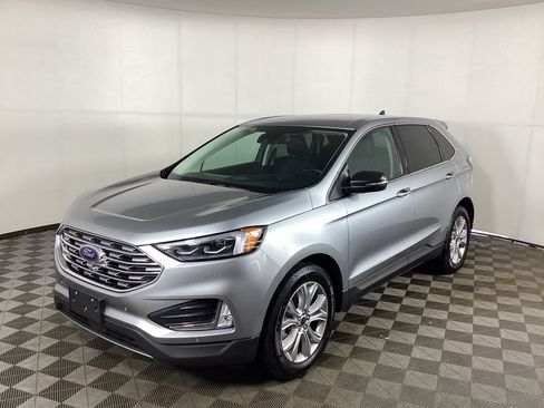 Used 2022 Ford Edge Titanium w/ Equipment Group 301A AWD/4WD image 5