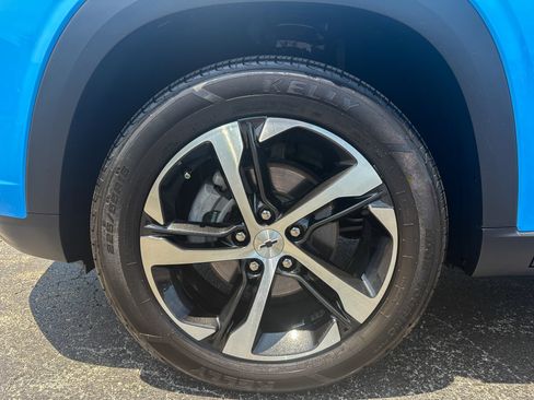 Used 2024 Chevrolet Trax RS w/ Driver Confidence Package FWD image 33
