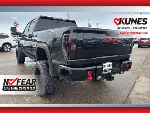 Used 2024 GMC Sierra 2500 AT4X image 9