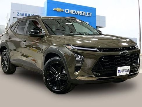 Certified 2024 Chevrolet Trax ACTIV w/ Driver Confidence Package image 1