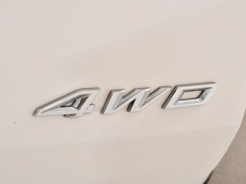 Used 2022 Ford Explorer XLT w/ Equipment Group 202A AWD/4WD image 22