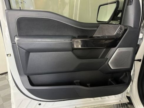 Used 2023 Ford F150 Lightning Platinum AWD/4WD image 29