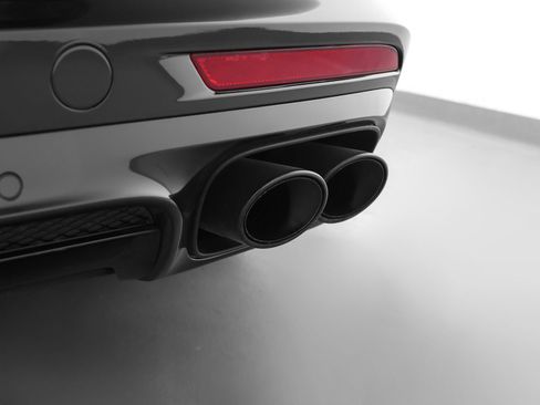 Certified 2023 Porsche Panamera GTS AWD/4WD image 17